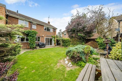 5 bedroom detached house for sale, Hereford Close, Surrey TW18