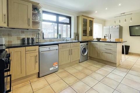 3 bedroom end of terrace house for sale, Royal Road, Mangotsfield, Bristol, South Gloucestershire