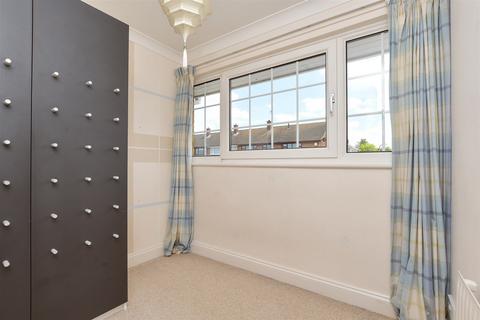 6 Kemsley Close, Northfleet, Gravesend, DA11 8PH