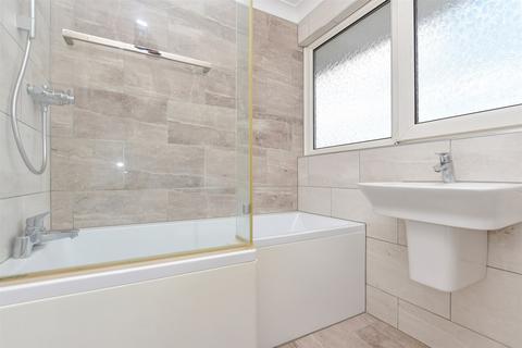6 Kemsley Close, Northfleet, Gravesend, DA11 8PH