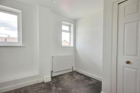 2 bedroom terraced house to rent, Squirrel Close, Quedgeley, Gloucester, GL2