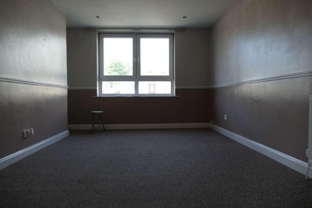 Cumbernauld road Stepps 1 bed flat £550 pcm (£127 pw)