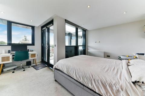 2 bedroom flat for sale, John Busch House, London Road, Isleworth, TW7