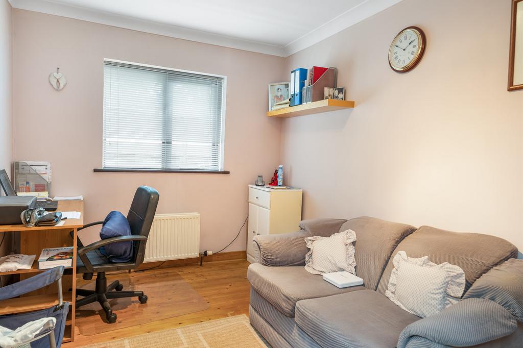 Bedroom 4 / study