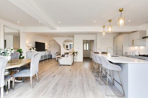 24 Cornwall Avenue, Welling, DA16 2PR