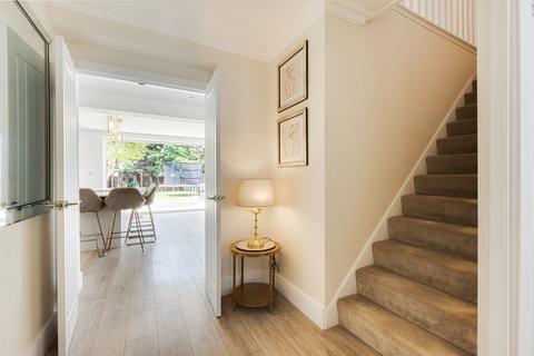 24 Cornwall Avenue, Welling, DA16 2PR