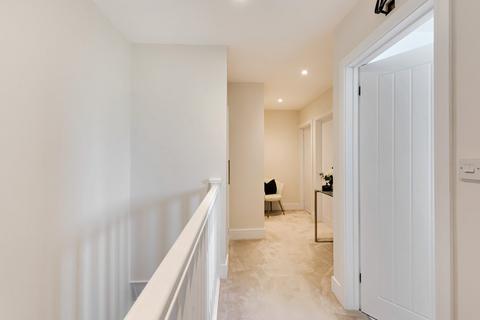 24 Cornwall Avenue, Welling, DA16 2PR
