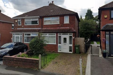 2 bedroom semi-detached house to rent, Thornhill Road, Droylsden, Manchester, M43