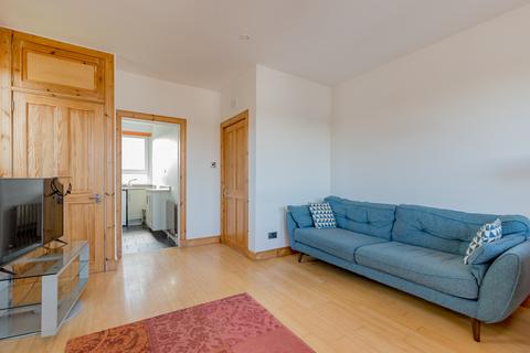 23/5 Redbraes Place, Edinburgh, EH7 4LH