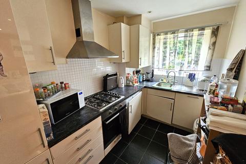 2 bedroom flat for sale, Calypso Crescent, London, SE15 6FP