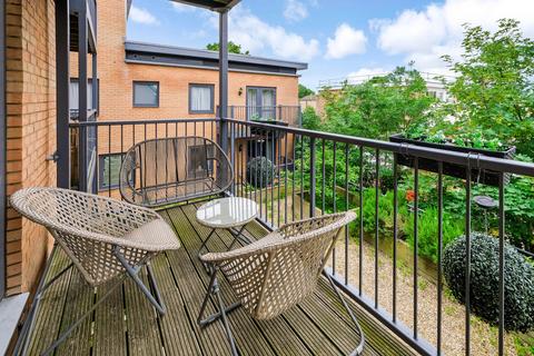 2 bedroom flat for sale, London E4