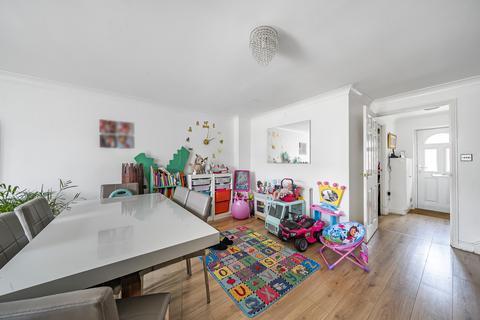 30 Elizabeth Fry Place, London, SE18 4LA