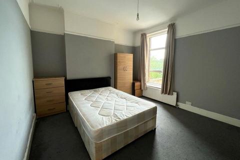 2 bedroom flat for sale, 8A Potters Road, Barnet, Hertfordshire, EN5 5HW
