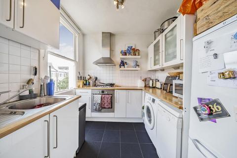 2 bedroom flat for sale, Gauden Road, Clapham