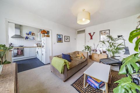 2 bedroom flat for sale, Gauden Road, Clapham