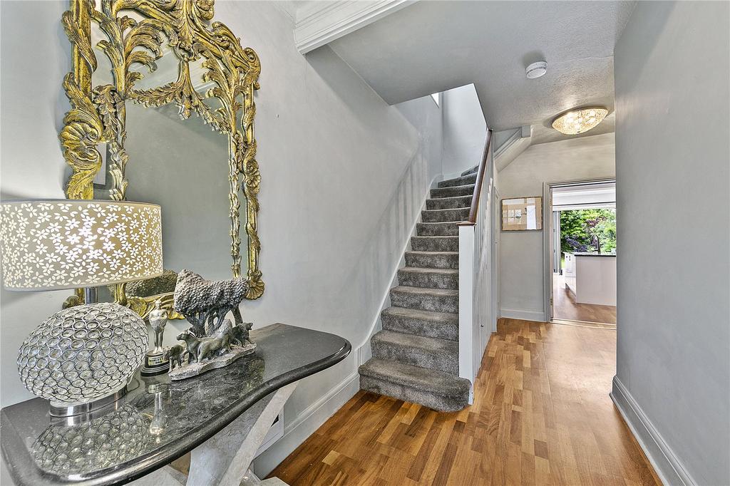 Taylor Avenue, Kew, Surrey, TW9 4 bed semidetached house for sale £