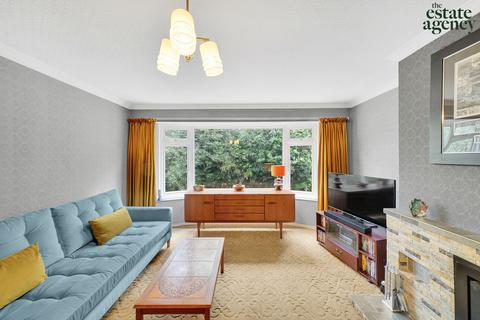 6 Markfield Gardens, London, E4 7NN