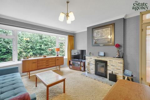 6 Markfield Gardens, London, E4 7NN