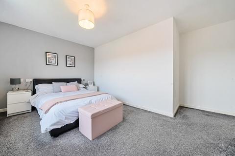 2 bedroom flat for sale, Battalion Way, Thatcham, RG19