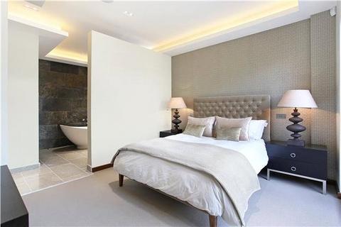 3 bedroom apartment for sale, Glasshill Street, London