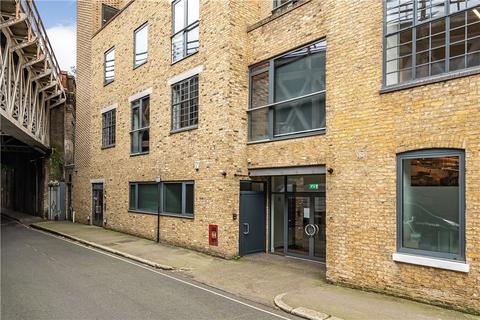 3 bedroom apartment for sale, Glasshill Street, London