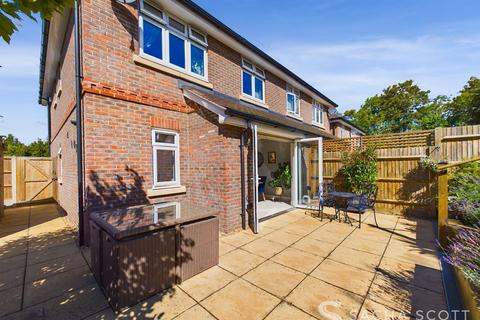 4 bedroom semi-detached house for sale, Hornbeam Close, Epsom, KT17