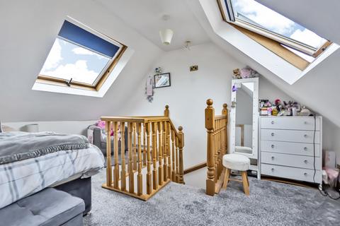 3 bedroom semi-detached house for sale, Saxony Parade, Hayes