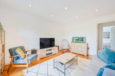 2 bedroom flat for sale, Puffin Court, Ealing, London, W13
