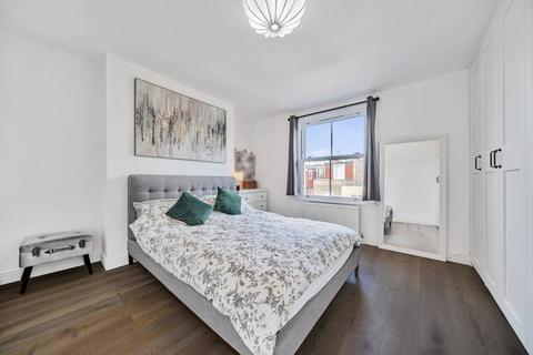 2 bedroom flat for sale, Wandsworth Bridge Road, South Park, London, SW6