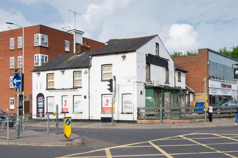 Pub for sale, The Battle Inn, 2 Bedford Road, Reading, Berkshire, RG1 7HS