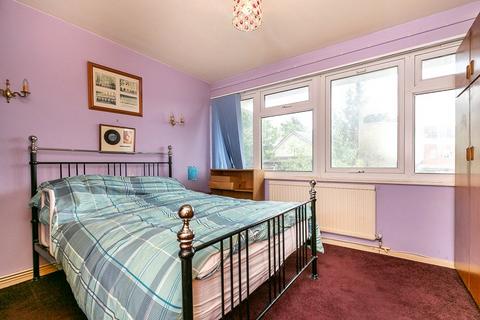 3 bedroom maisonette for sale, Belvoir Close, LONDON, SE9