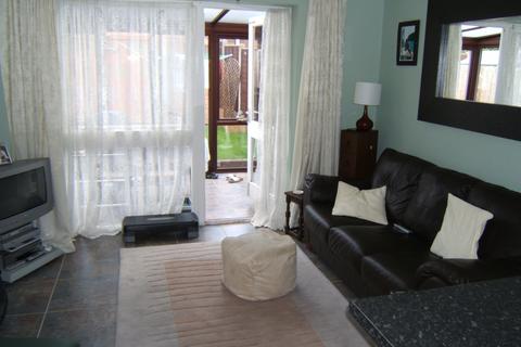 1 bedroom end of terrace house to rent, Armoury Drive, Gravesend, DA12