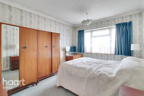 107 Blacklands Drive, Hayes, UB4 8EY