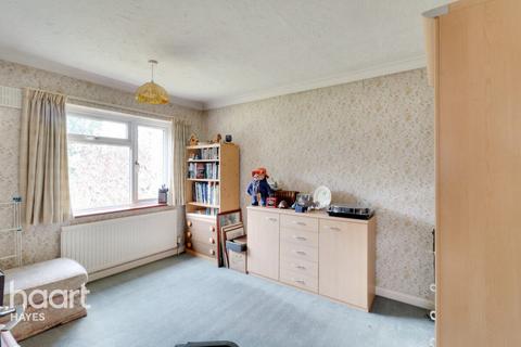 107 Blacklands Drive, Hayes, UB4 8EY