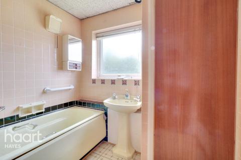 107 Blacklands Drive, Hayes, UB4 8EY