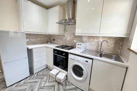 1 bedroom flat to rent, Babbacombe Road, Bromley BR1