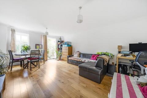 Flat 2, 52 Lullingstone Lane, London, SE13 6UH