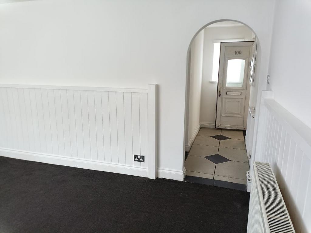 100 Warburton Road, Southampton... 2 bed apartment £50,000