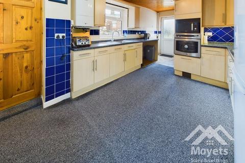 10 Dorchester Close, Blackburn, BB1 1SJ