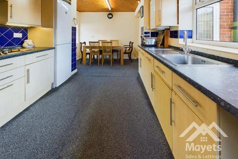 10 Dorchester Close, Blackburn, BB1 1SJ