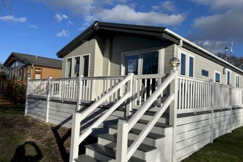 2 bedroom lodge for sale, Carlton Meres Holiday Park, , Carlton IP17