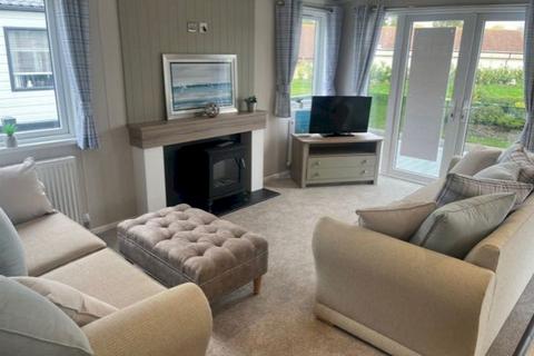 2 bedroom lodge for sale, Carlton Meres Holiday Park, , Carlton IP17