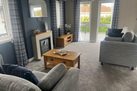 2 bedroom lodge for sale, Carlton Meres Holiday Park, , Carlton IP17