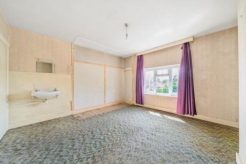 2 bedroom end of terrace house for sale, Loop Road, Woking, GU22