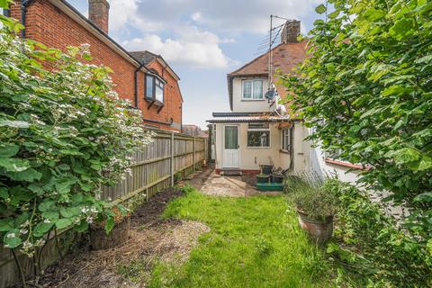 10 Loop Road, Woking, GU22 9BQ