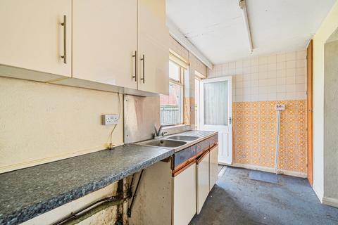 10 Loop Road, Woking, GU22 9BQ