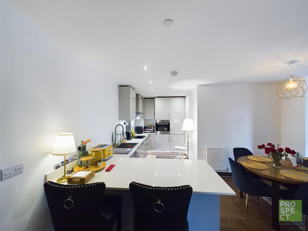 Berkeley Avenue, Reading, Berkshire, RG1 2 bed apartment for sale £