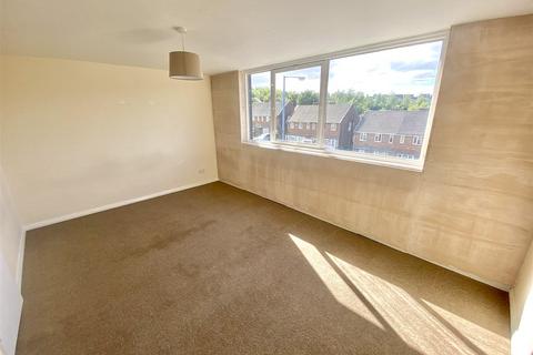 2 bedroom flat to rent, Hanover Road, Rowley Regis B65