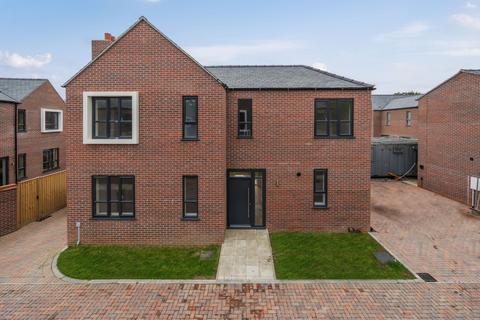 4 bedroom detached house for sale, The Glade, College Street, Grimsby, DN34