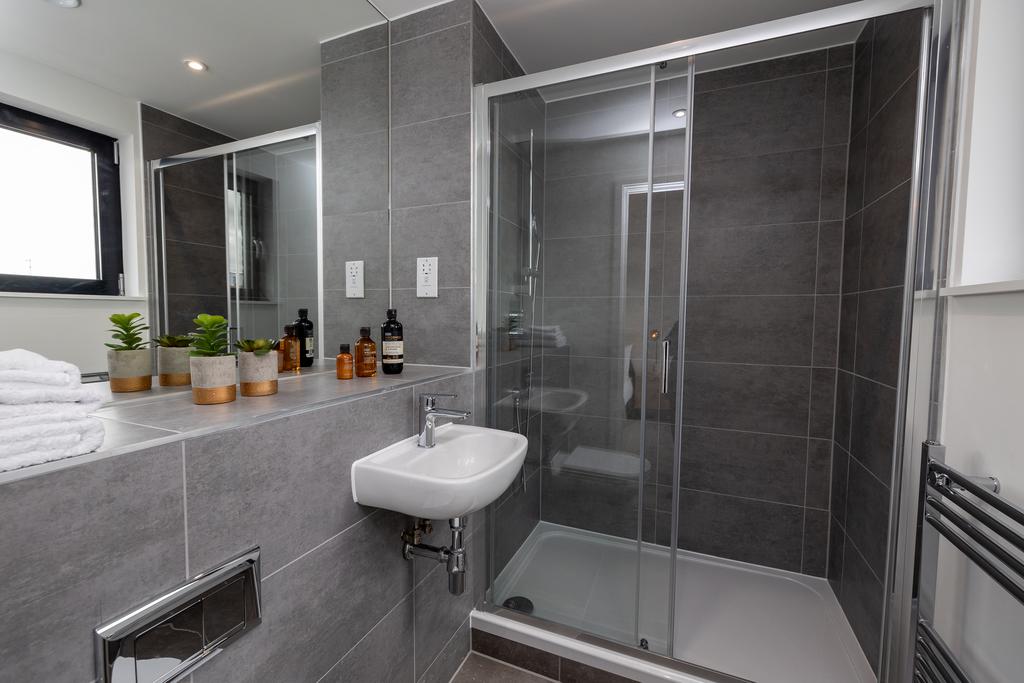 Waterfront 2 Bed 7 L7 A9843.jpg